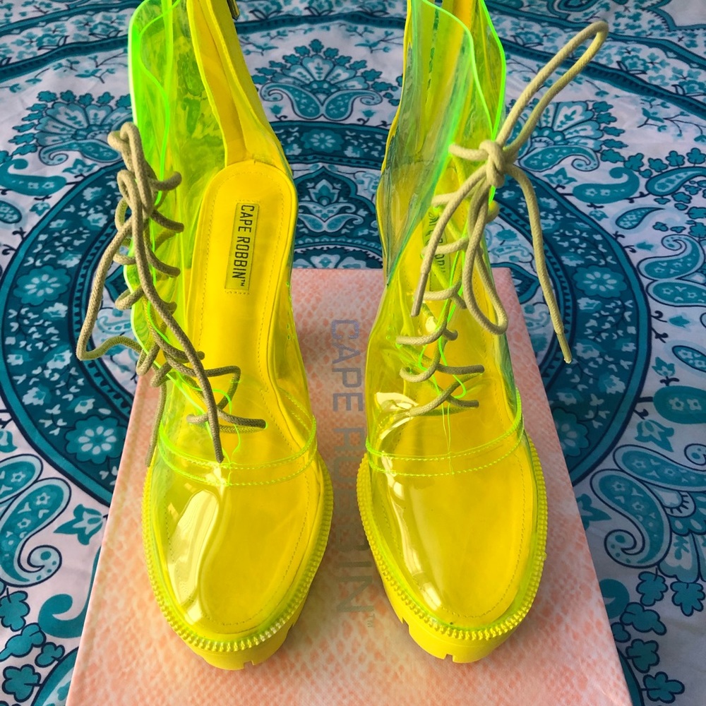 Boots - Picture 2 of 9